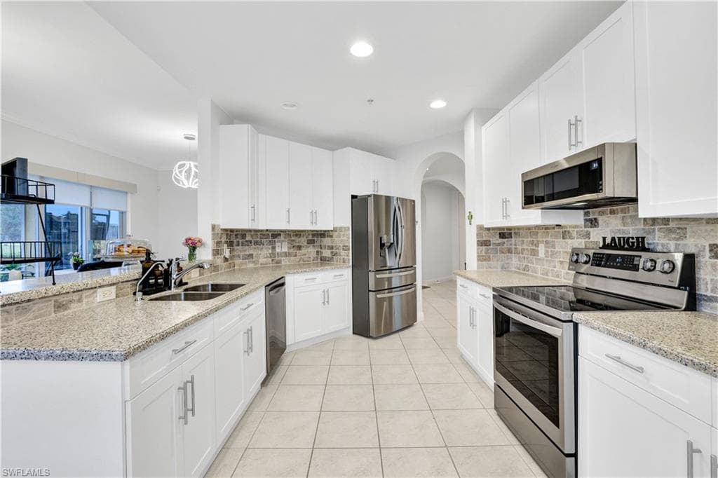 5601 Chelsey LN 101 FORT MYERS, FL 33912