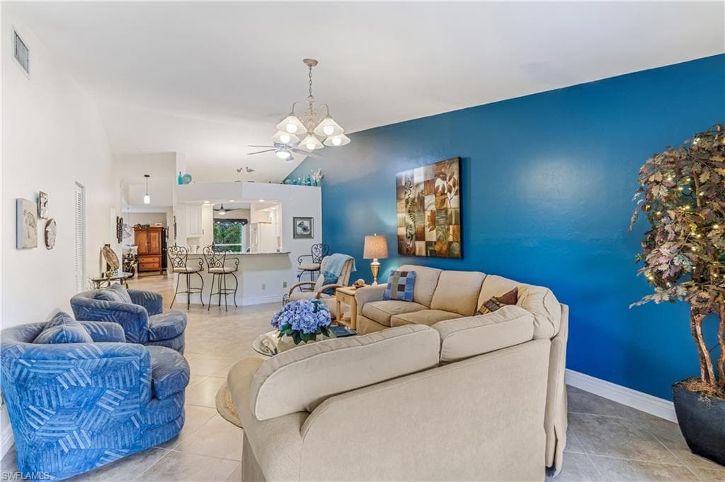 887 Gulf Pavilion DR 204 NAPLES, FL 34108