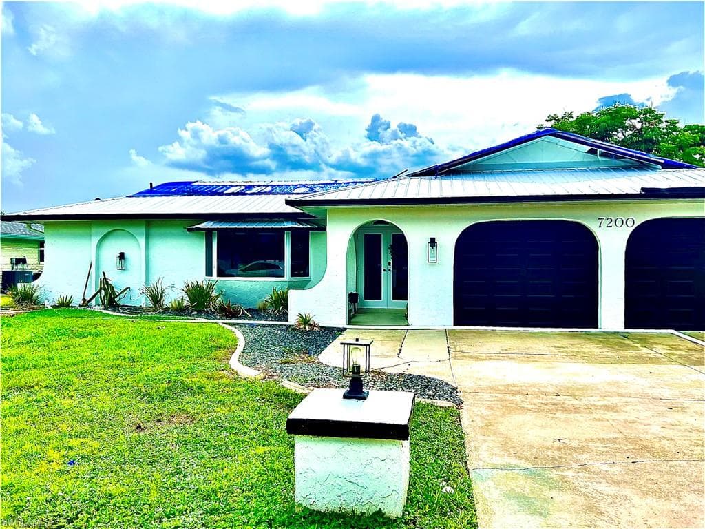 7200 Reymoor DR NORTH FORT MYERS, FL 33917