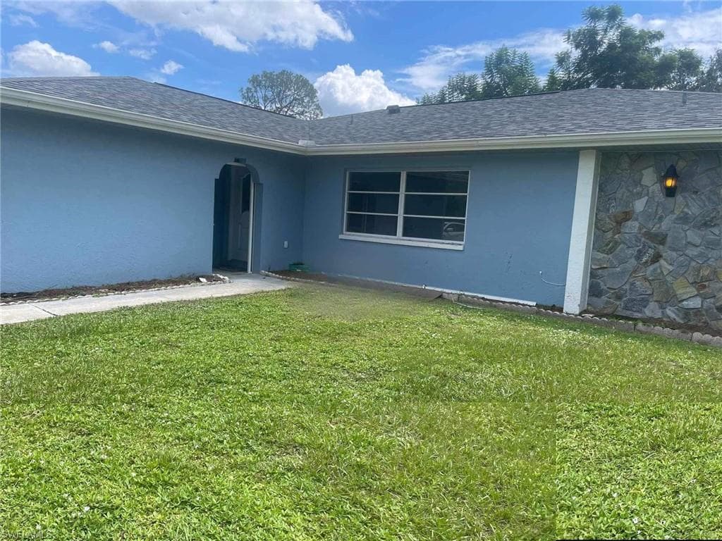 825 Dolphin AVE NW PORT CHARLOTTE, FL 33948