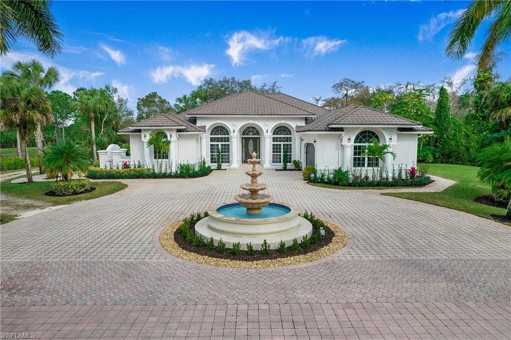 2591 White BLVD NAPLES, FL 34117