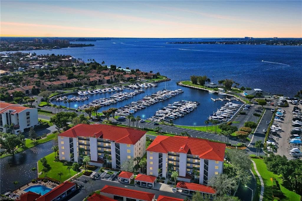 9435 Sunset Harbor LN 221 FORT MYERS, FL 33919