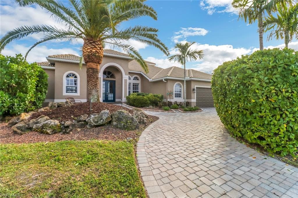 218 Cape Coral PKWY W CAPE CORAL, FL 33914