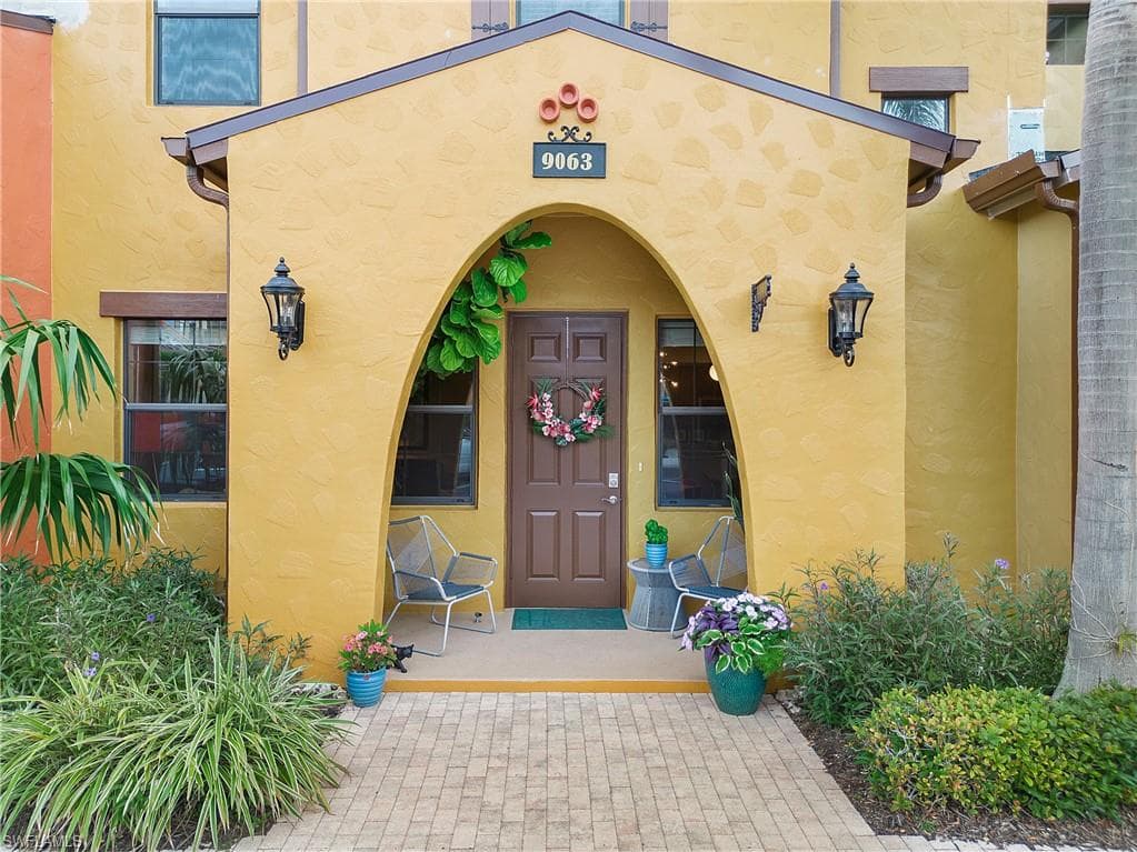 9063 Capistrano ST N 4403 NAPLES, FL 34113