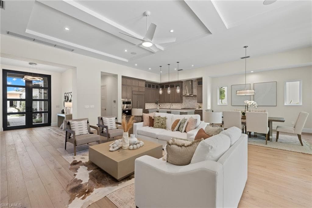 2056 Cambridge Park DR NAPLES, FL 34109