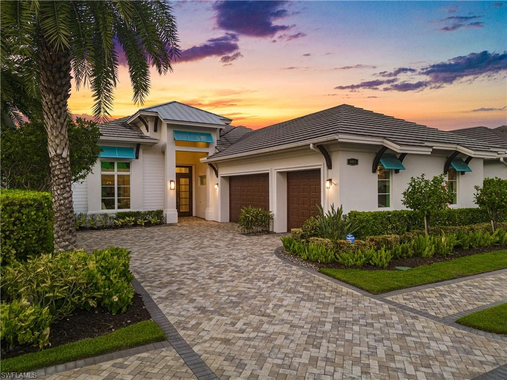 6823 Mangrove AVE NAPLES, FL 34109