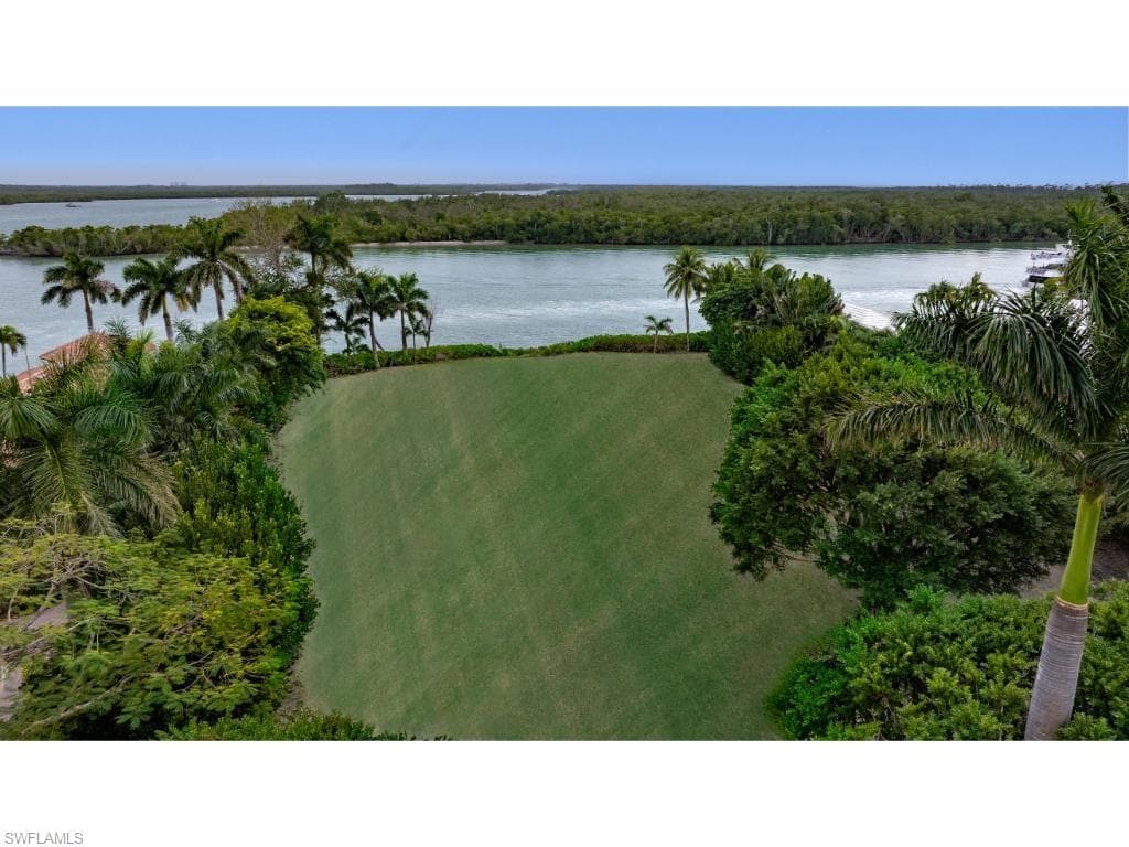 940 Admiralty Parade E NAPLES, FL 34102