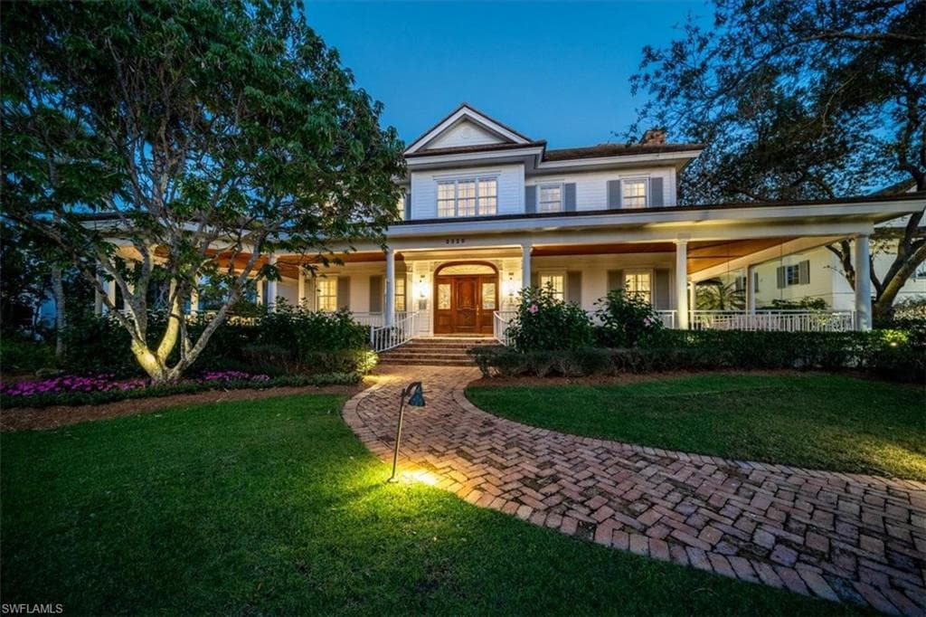 2325 Lantern LN NAPLES, FL 34102