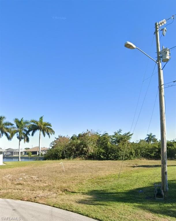 401 NE 21st AVE CAPE CORAL, FL 33909