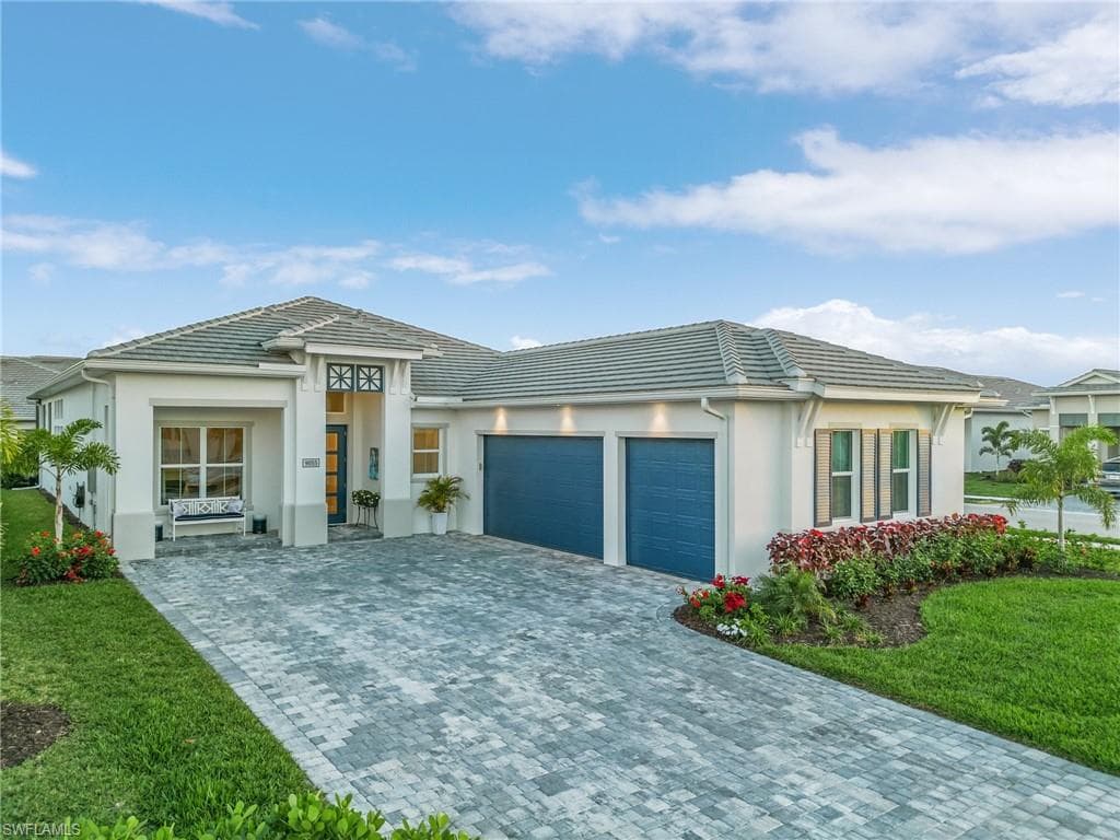 9055 Redonda DR NAPLES, FL 34114