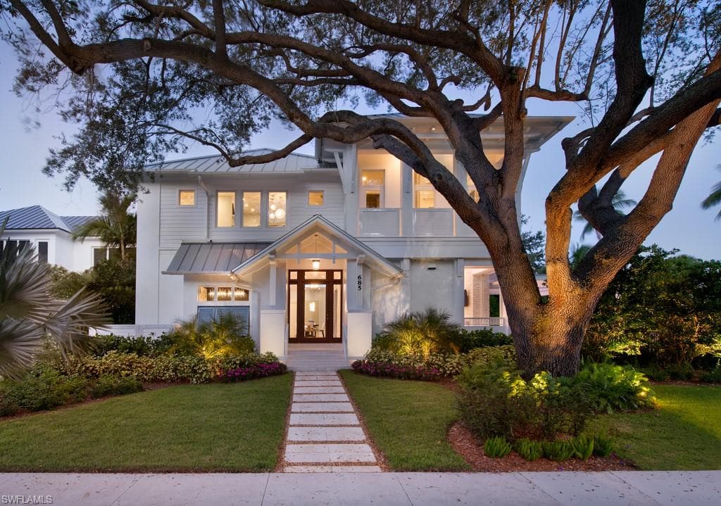 685 2nd ST S NAPLES, FL 34102