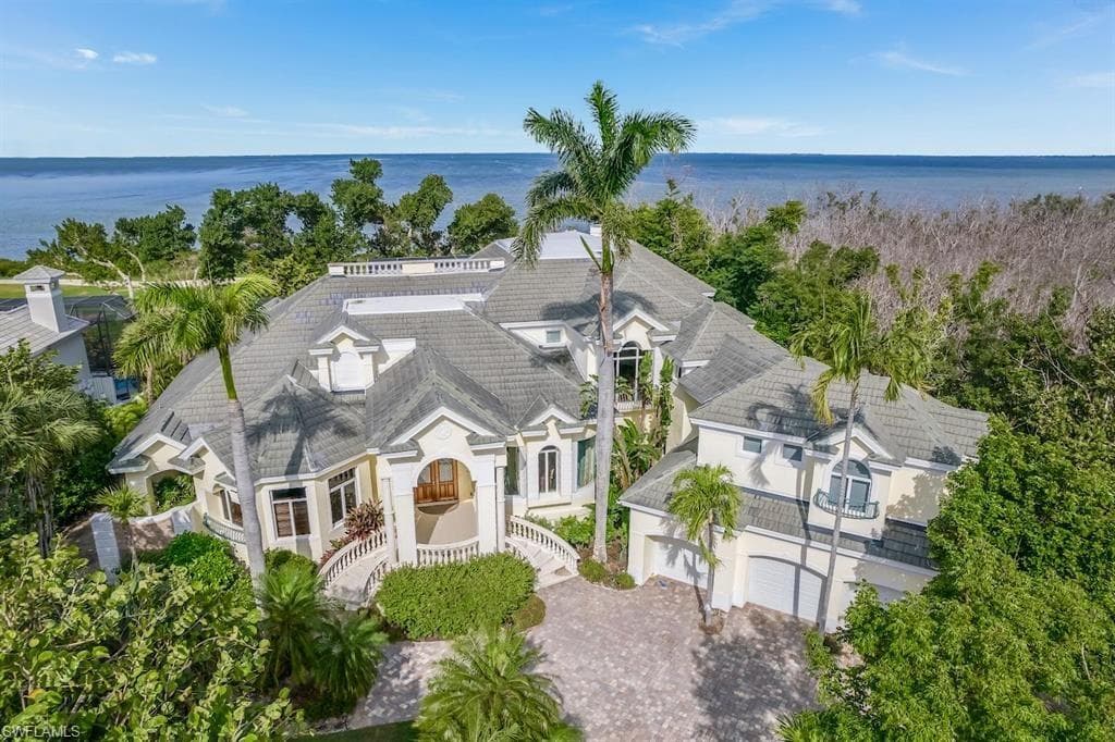 2960 Wulfert RD SANIBEL, FL 33957