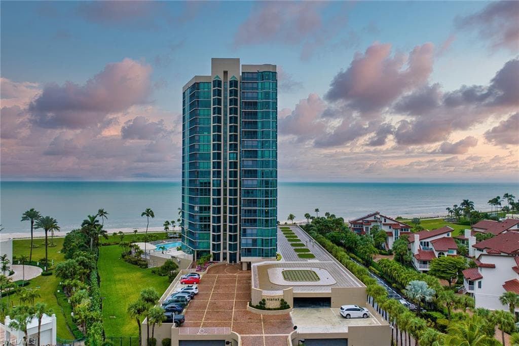 4651 Gulf Shore BLVD N 607 NAPLES, FL 34103