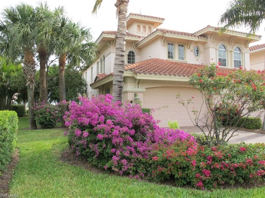 3181 Aviamar CIR 201 NAPLES, FL 34114
