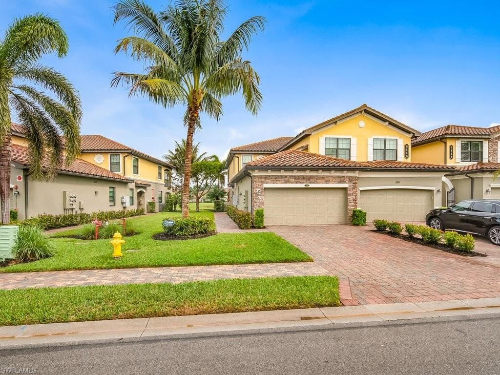 9118 Prima WAY 101 NAPLES, FL 34113