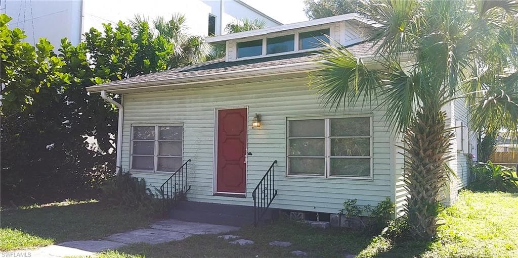 2156 Victoria AVE FORT MYERS, FL 33901
