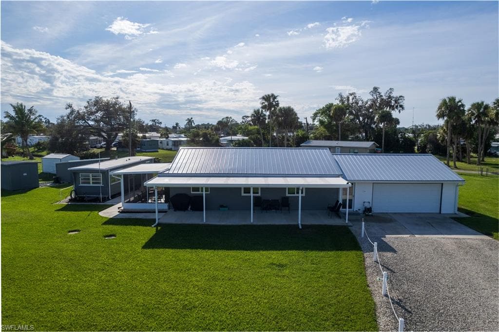 702 Lbj LN NORTH FORT MYERS, FL 33917