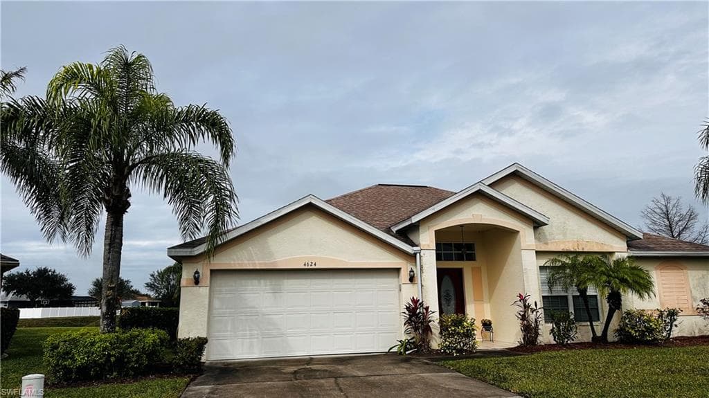 4624 Varsity CIR LEHIGH ACRES, FL 33971