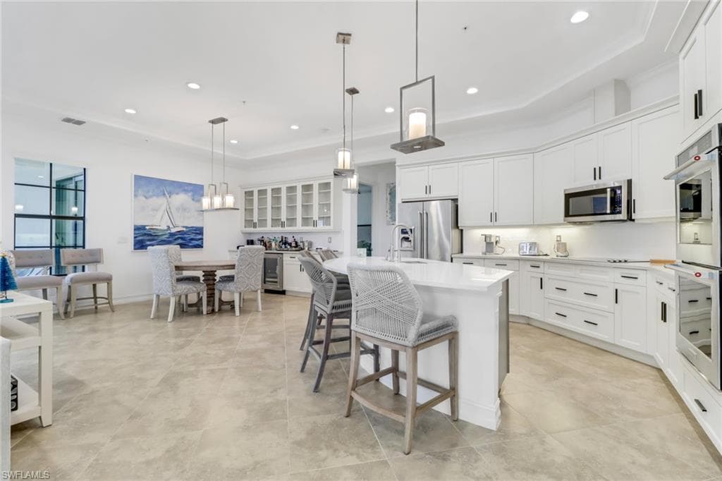 2521 Breakwater WAY 1101 NAPLES, FL 34112