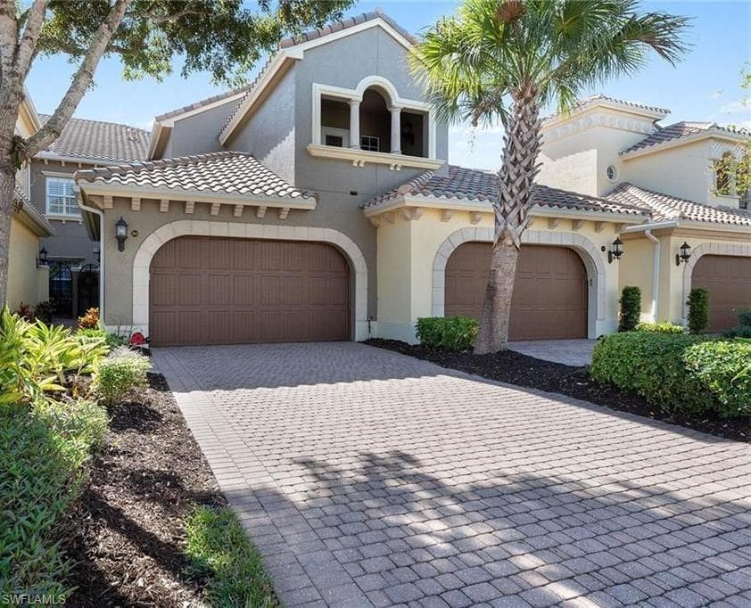 3765 Montreux LN 1-202 NAPLES, FL 34114