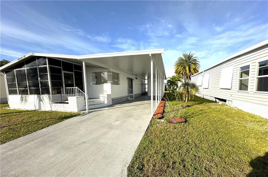 646 Future DR NORTH FORT MYERS, FL 33917