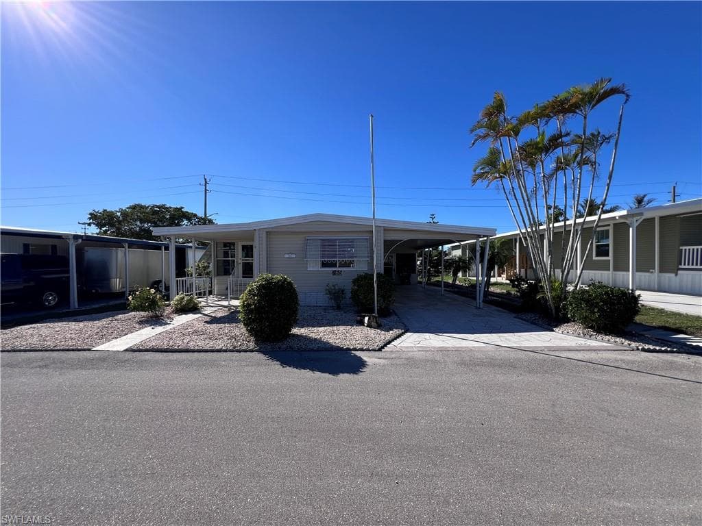 265 Poinsettia DR FORT MYERS, FL 33905