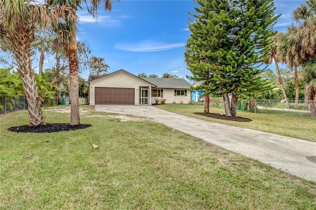 1031 19th ST SW NAPLES, FL 34117