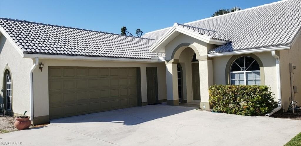 816 Belville BLVD NAPLES, FL 34104