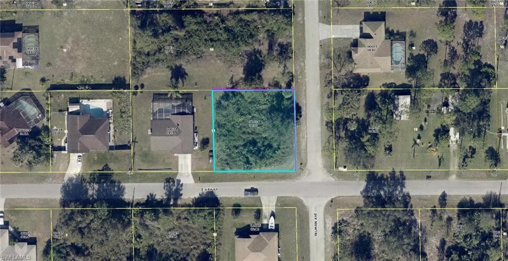 3207 E 6th ST LEHIGH ACRES, FL 33972