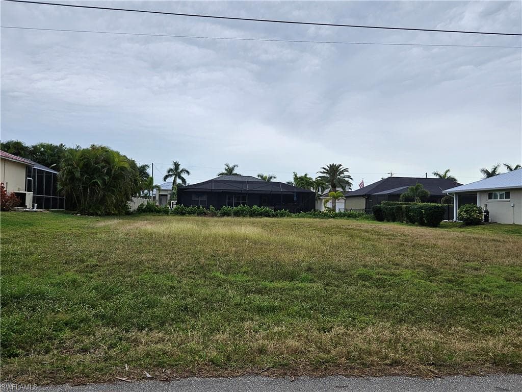 2818 SW 44th TER CAPE CORAL, FL 33914