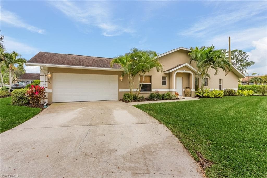 2037 Crown Pointe BLVD W NAPLES, FL 34112