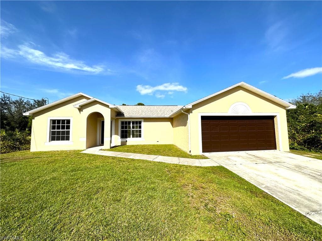 1221 Hillburn ST E LEHIGH ACRES, FL 33974