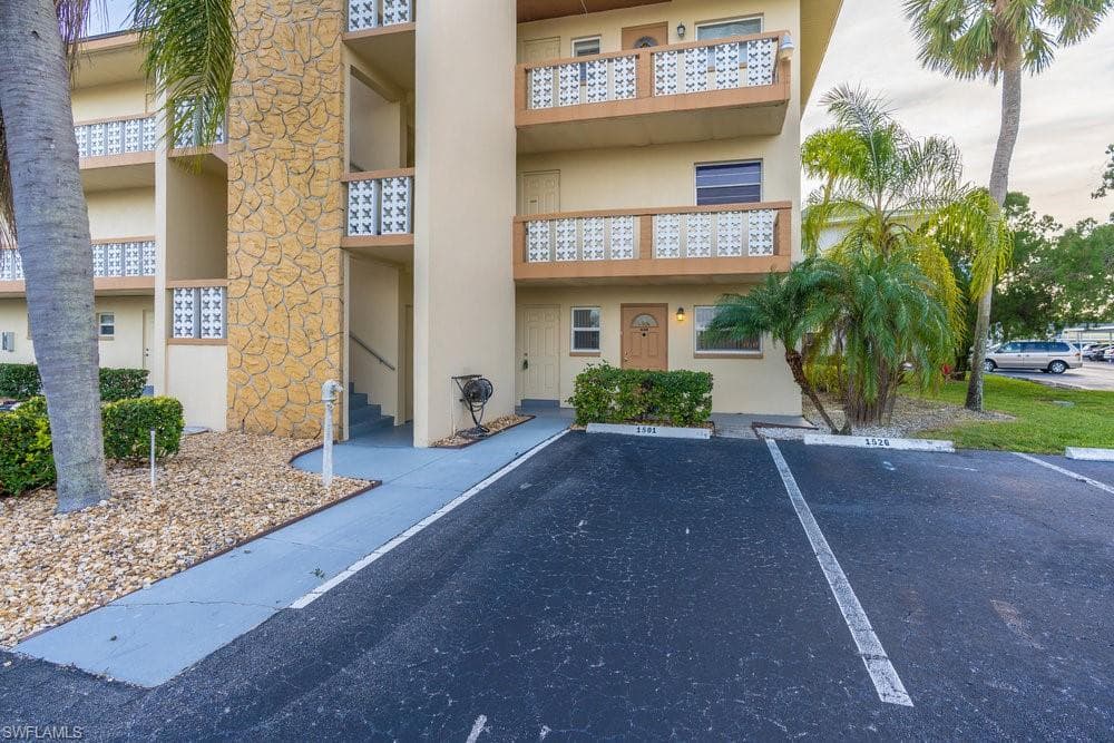 1501 Tropic TER NORTH FORT MYERS, FL 33903