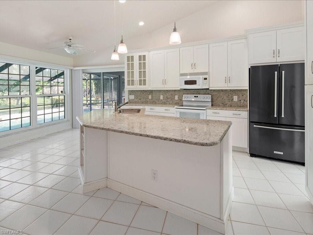 5153 Berkeley DR NAPLES, FL 34112