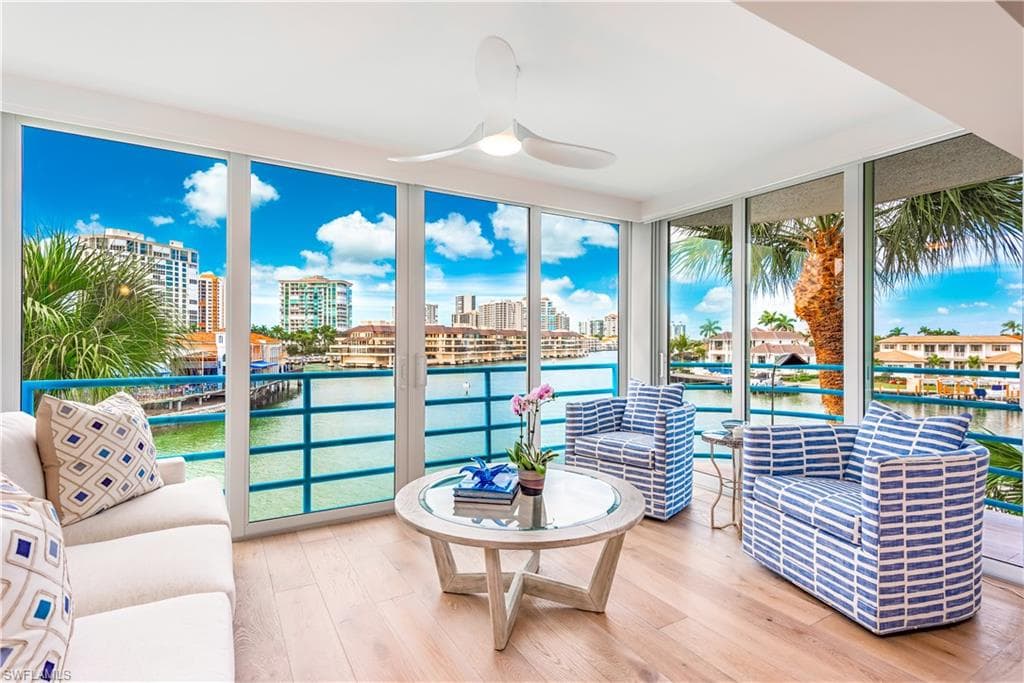 205 Park Shore DR 4-432 NAPLES, FL 34103