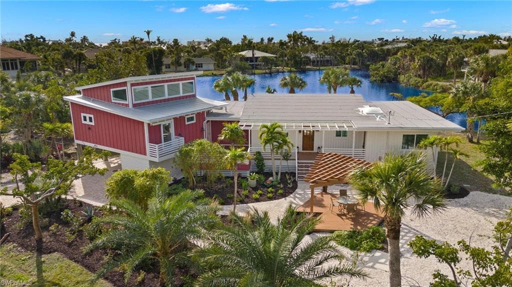 3822 Coquina DR SANIBEL, FL 33957