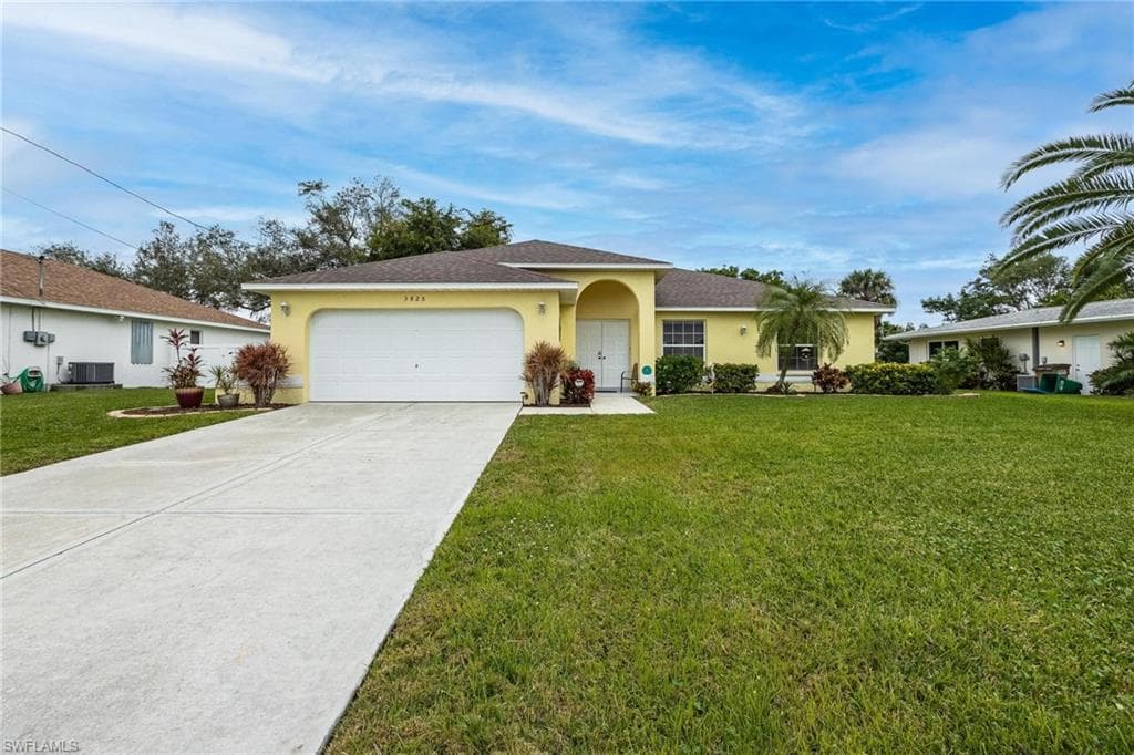 3825 SE 10th AVE CAPE CORAL, FL 33904