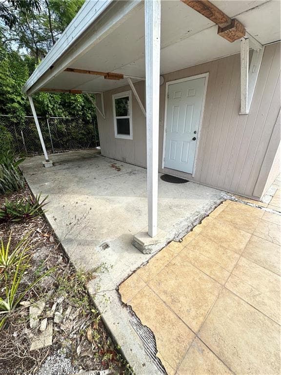 2480 Andrew DR NAPLES, FL 34112