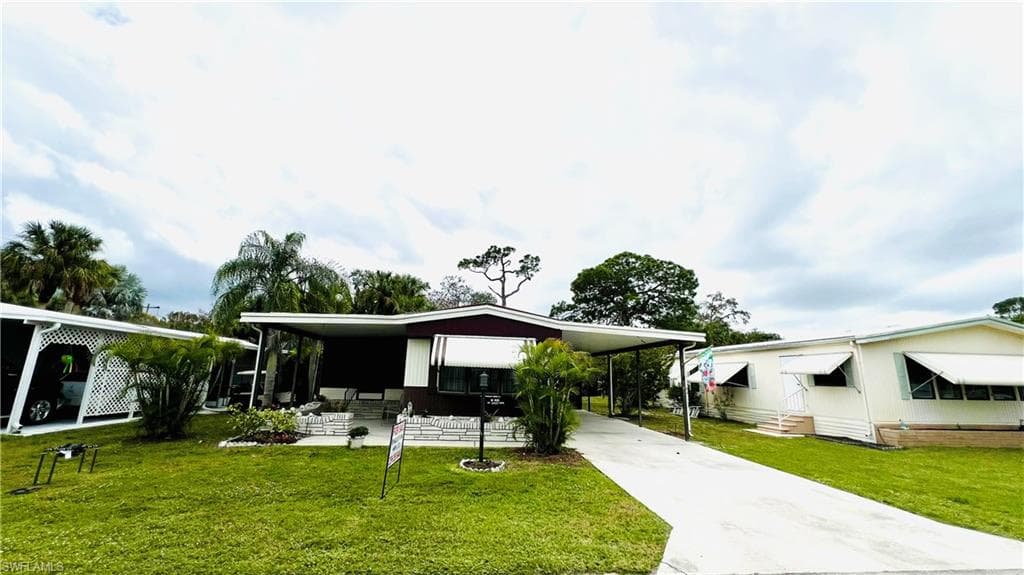 11920 Marathon DR BONITA SPRINGS, FL 34135