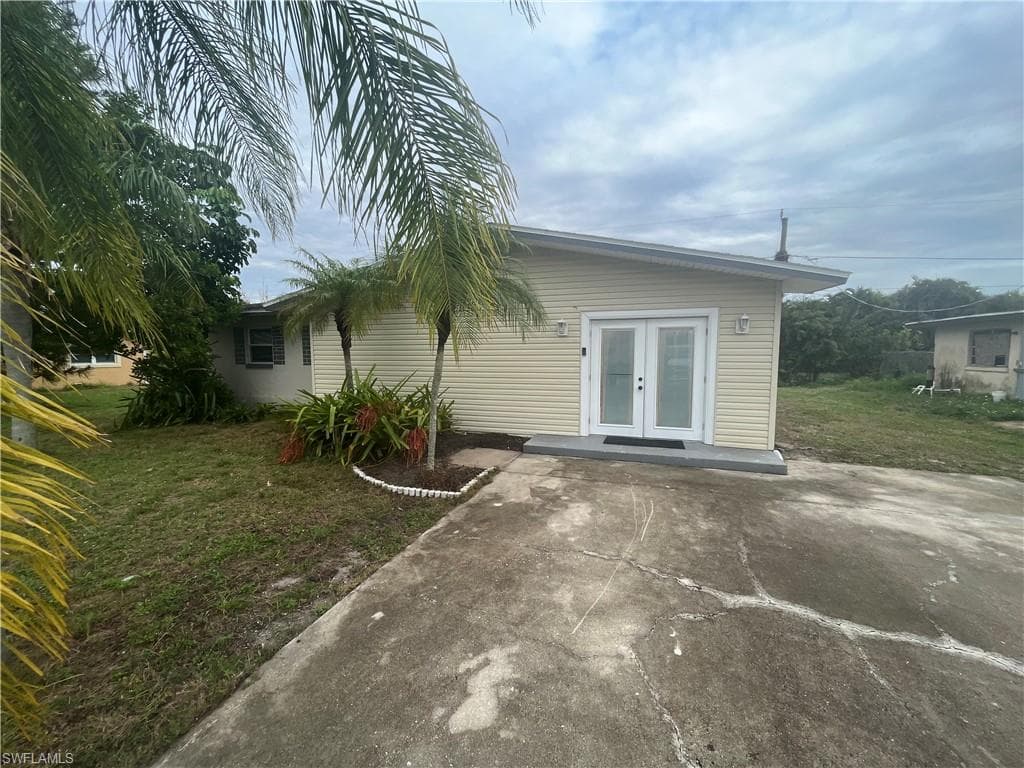 2338 Andros AVE FORT MYERS, FL 33905