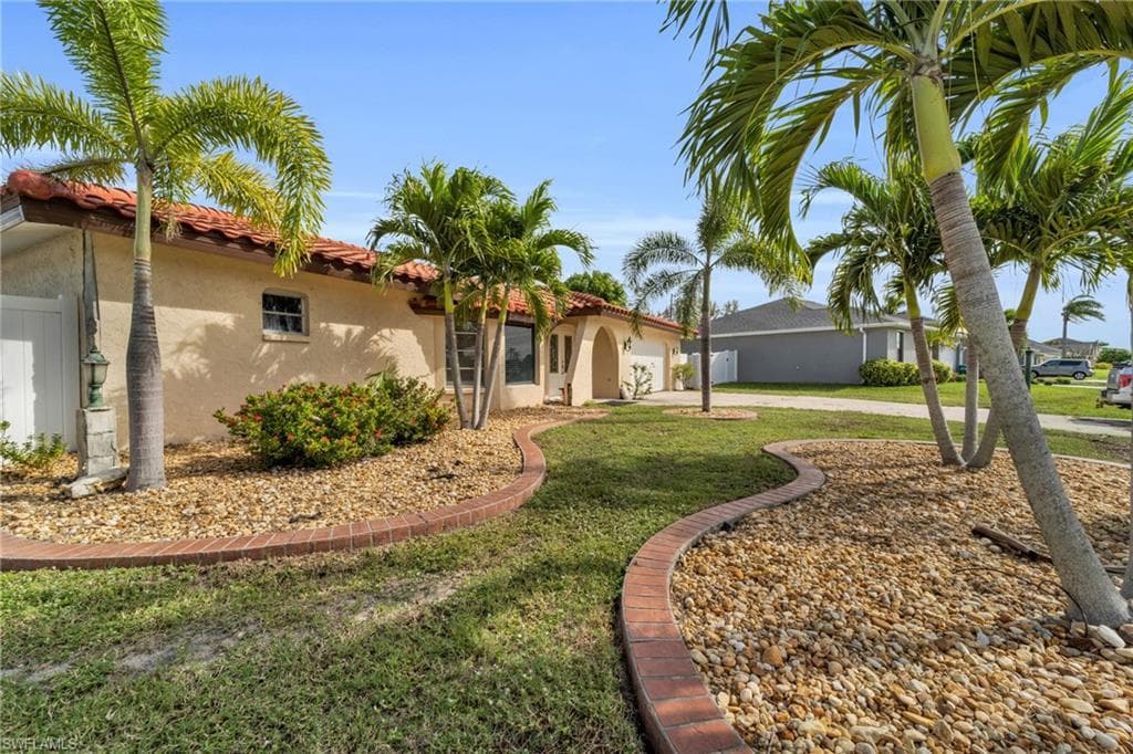 2911 SW 5th PL CAPE CORAL, FL 33914
