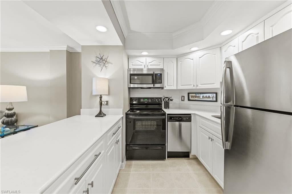 1 Bluebill AVE 203 NAPLES, FL 34108