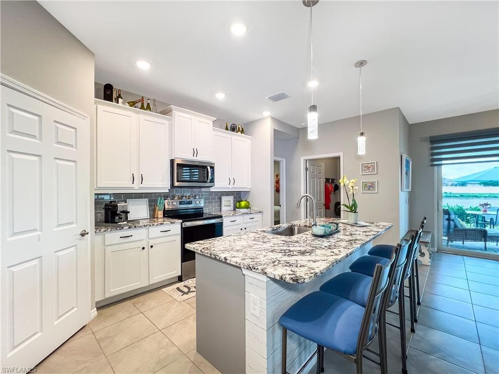 3253 Apple Blossom DR ALVA, FL 33920
