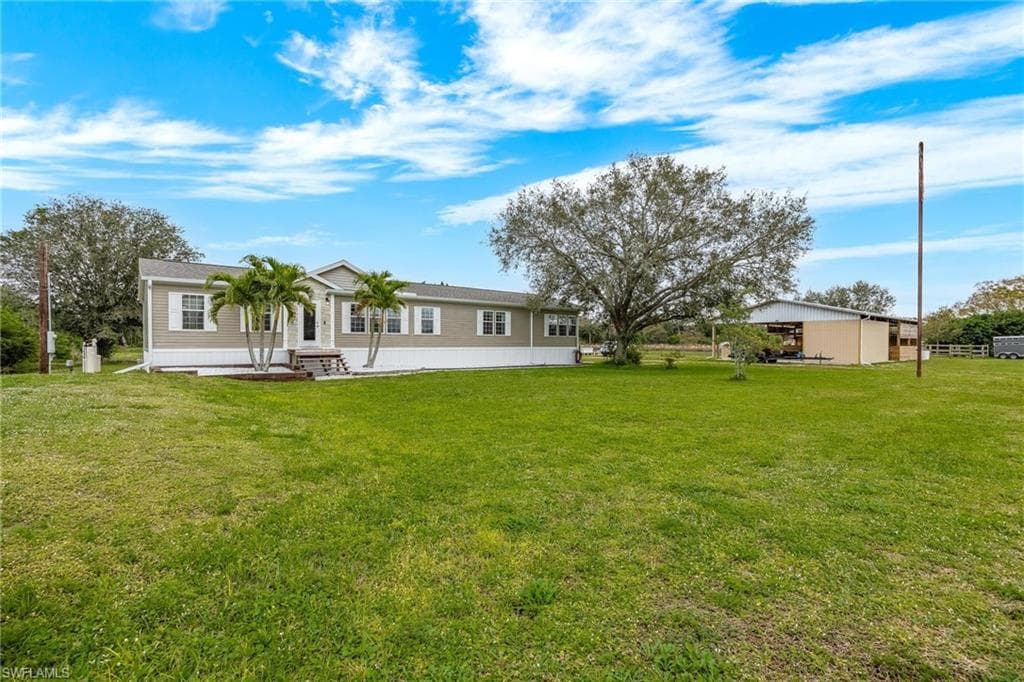 5681 Pangola RD FORT MYERS, FL 33905