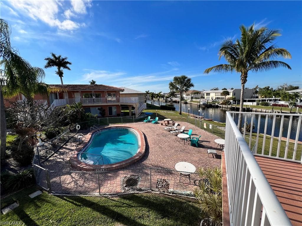 879 SE 46th LN 4 CAPE CORAL, FL 33904