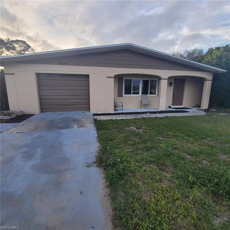 15 Richmond AVE N LEHIGH ACRES, FL 33936