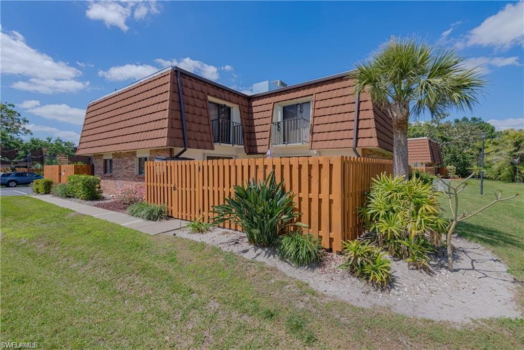 1418 Park Shore CIR 4 FORT MYERS, FL 33901