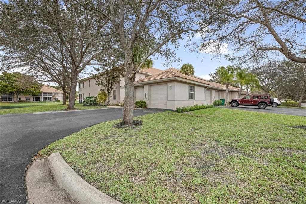 1128 Manor Lake DR G-101 NAPLES, FL 34110