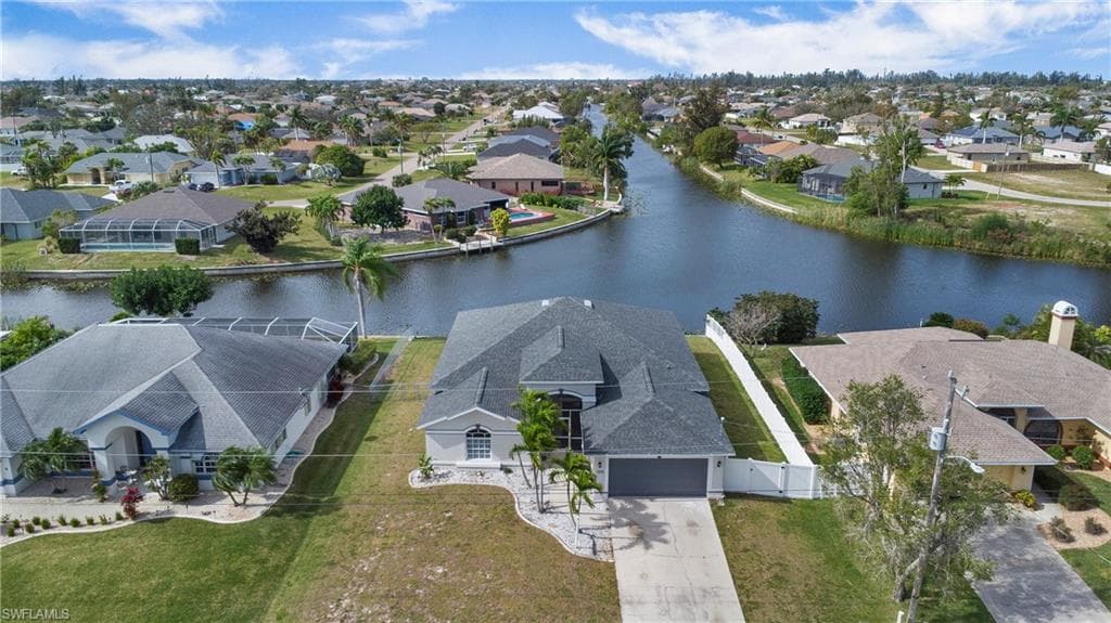 1304 8th PL CAPE CORAL, FL 33991
