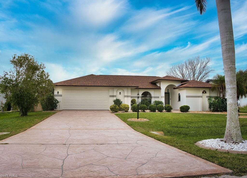 2124 SW 43rd LN CAPE CORAL, FL 33914